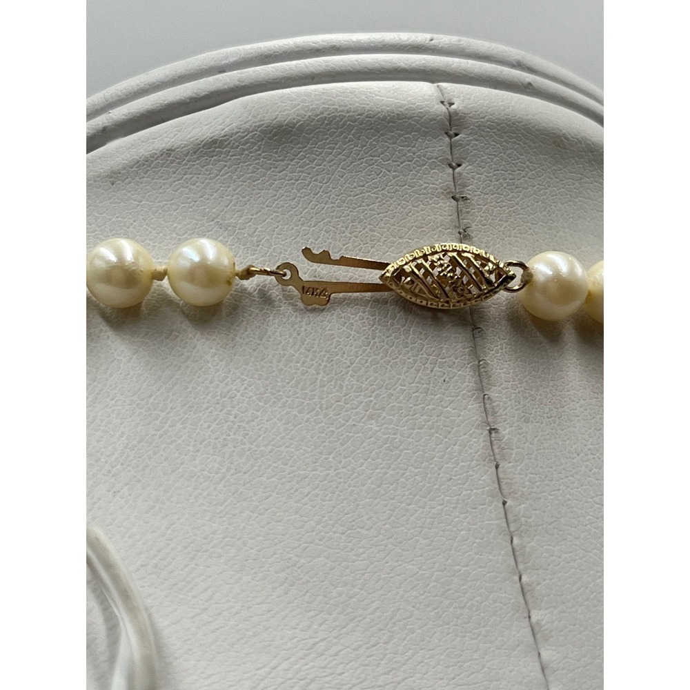 Vintage Cultured Akoya Pearl
Necklace‎ 18" Length 14K
Filigree Clasp 5mm Knotted - Picture 7 of 16